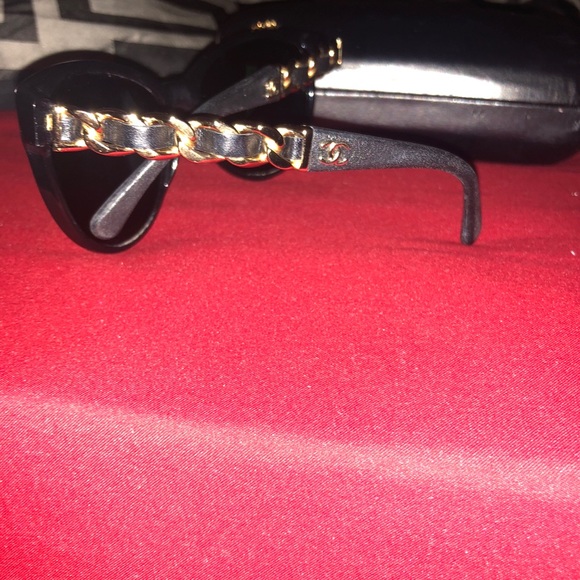 Chanel sunglasses - Picture 3 of 4